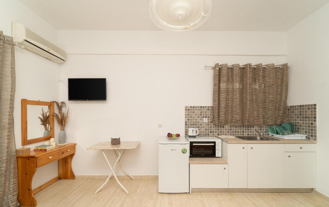 Tsimiklis Apartments Финикунда Экстерьер фото
