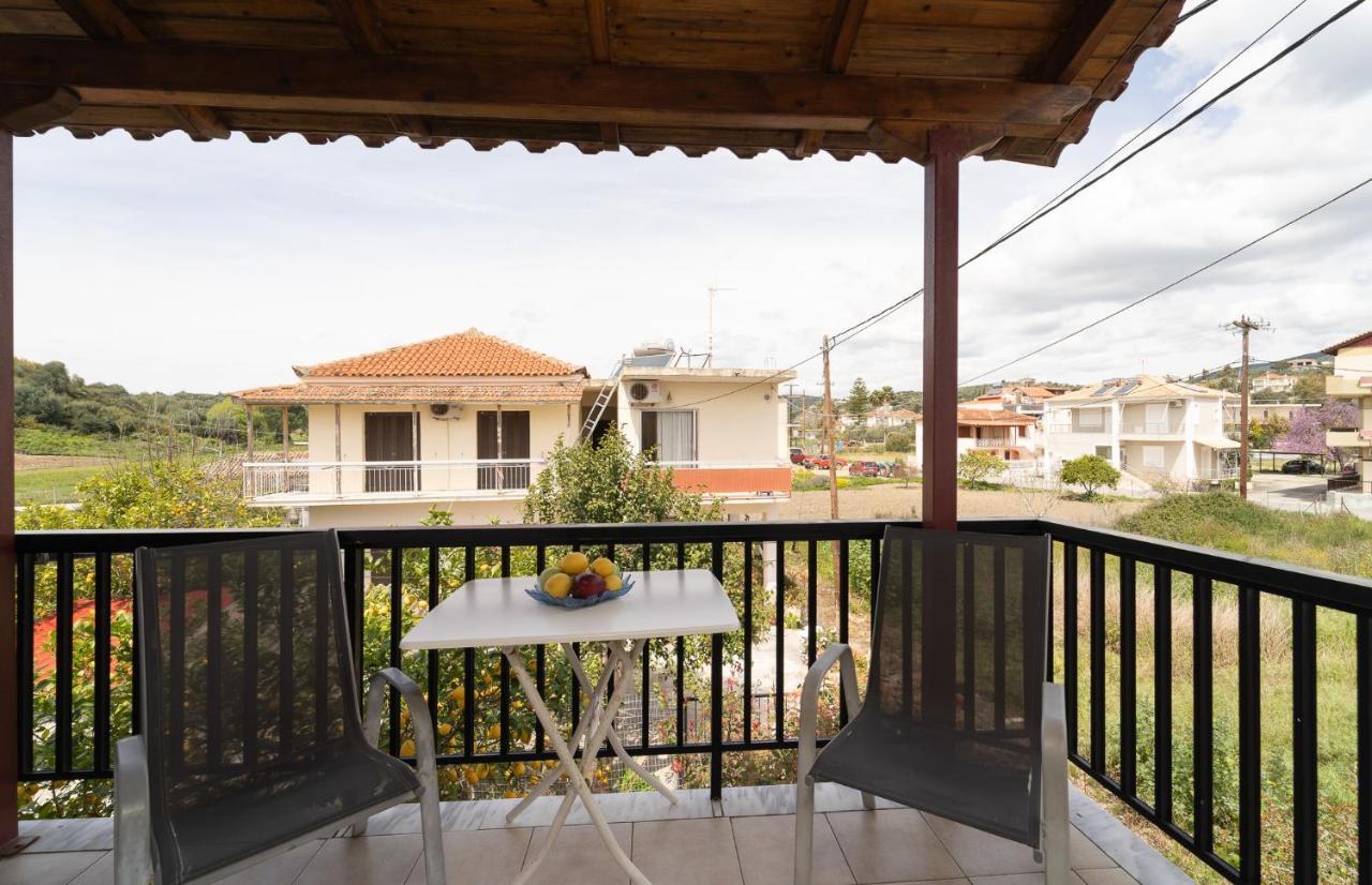 Tsimiklis Apartments Финикунда Экстерьер фото