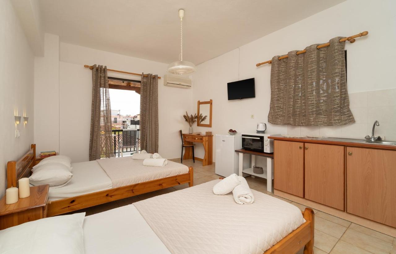Tsimiklis Apartments Финикунда Экстерьер фото