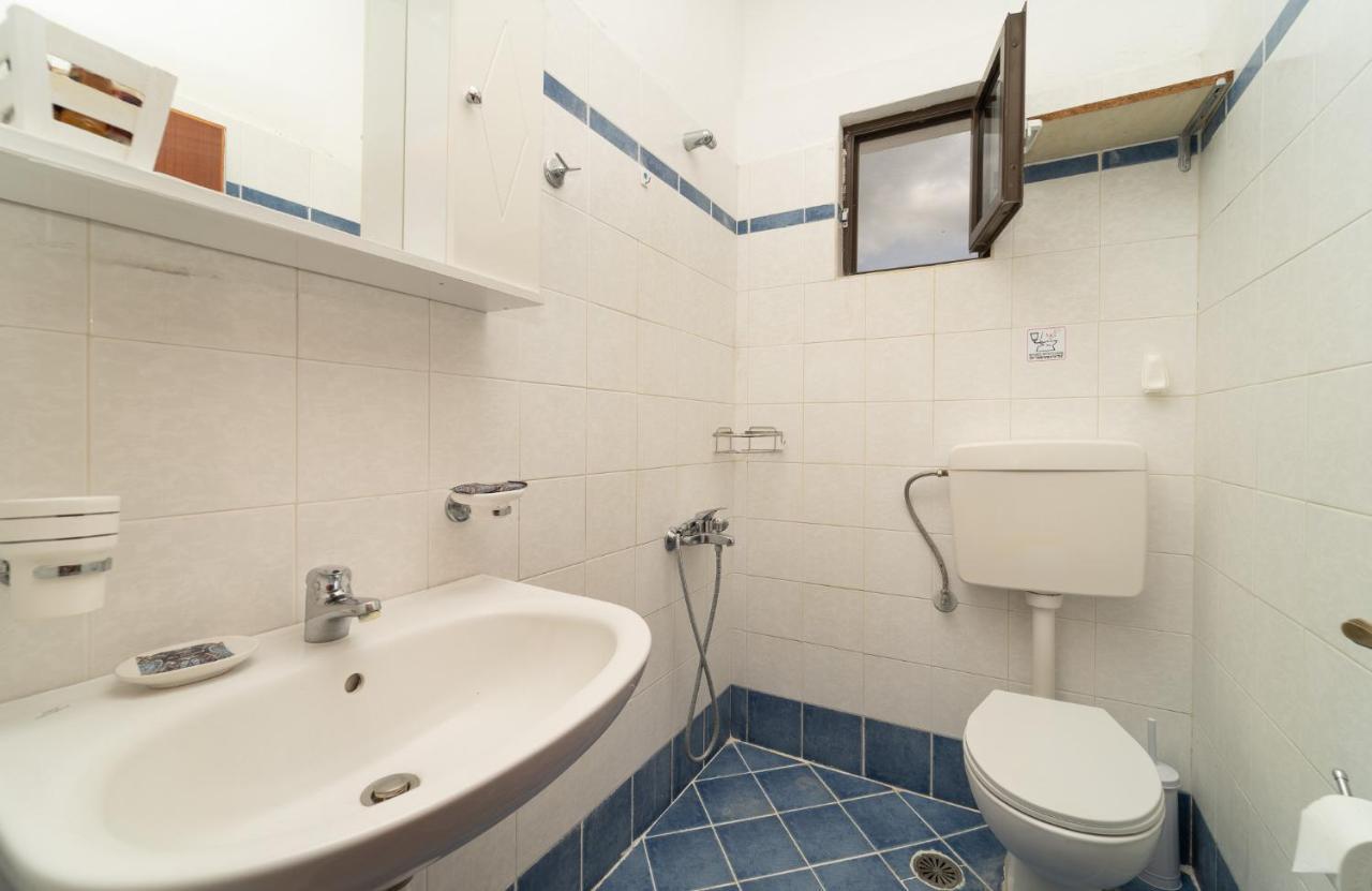 Tsimiklis Apartments Финикунда Экстерьер фото