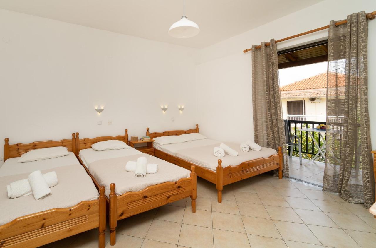 Tsimiklis Apartments Финикунда Экстерьер фото