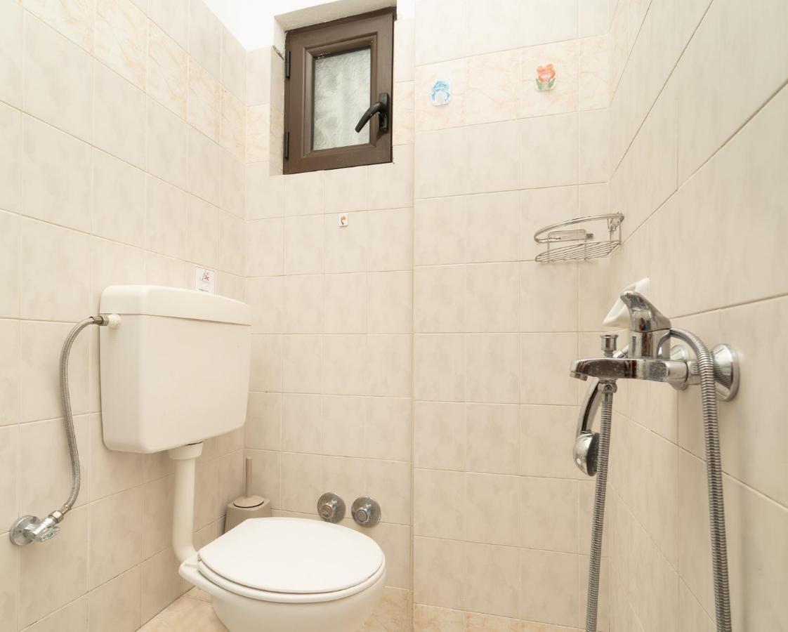 Tsimiklis Apartments Финикунда Экстерьер фото